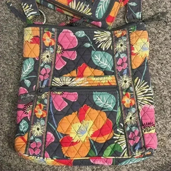 Vera Bradley Bag and Wallet Set - Picture 3 of 9